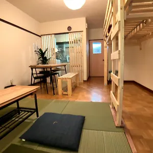 シティ湯川d号室 アパート